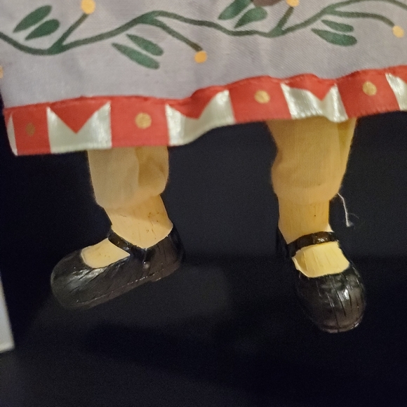 Angel figurine shelf sitter - Picture 4 of 5